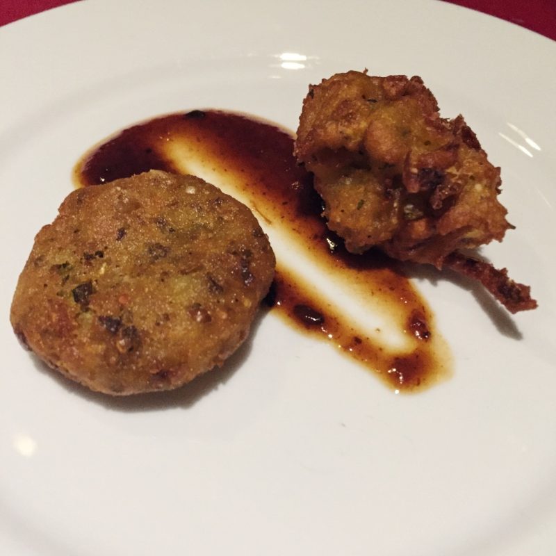 Aloo Tikki & Onion Bhaji at Shanti, Kendall Square, Cambridge, Mass. Photo: © TNG